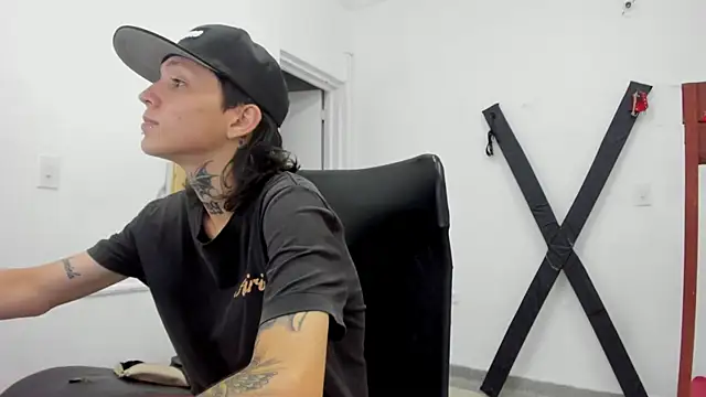 StraightBoy Nick online show from April 14, 7:19 pm