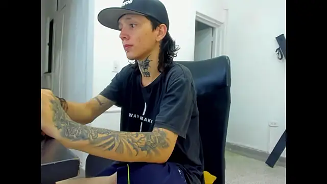 StraightBoy Nick online show from April 22, 8:04 pm