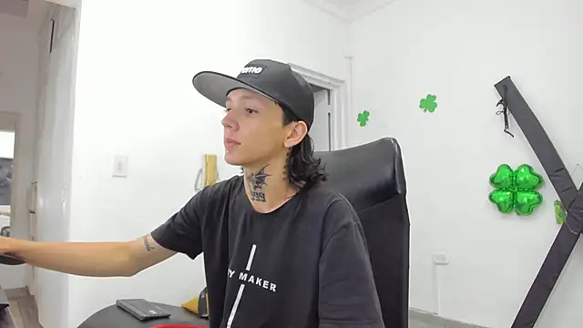 StraightBoy Nick online show from April 1, 4:58 am