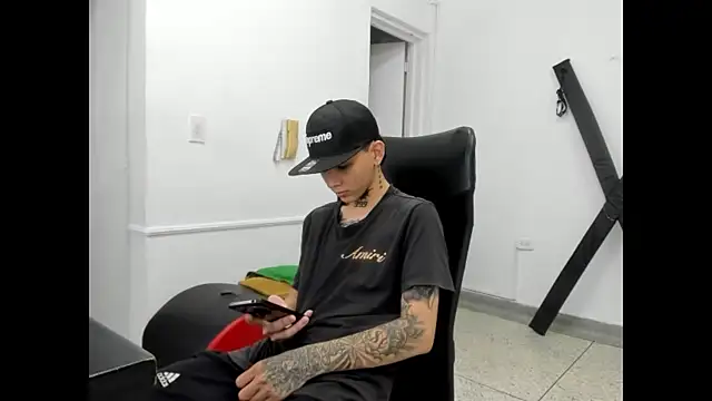 StraightBoy Nick online show from April 30, 8:57 pm