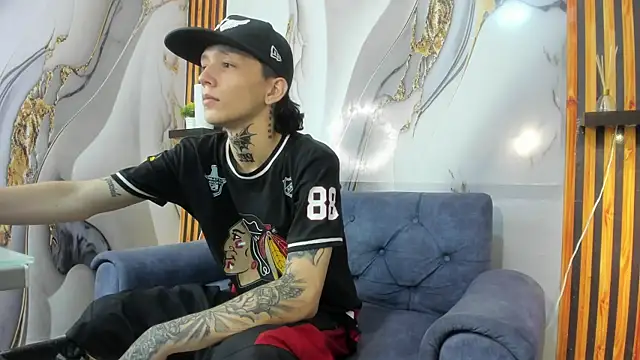 Snapshot of StraightBoy_Nick chatting on September 9, 5:28 am StraightBoy Nick online show from September 9, 5:28 am