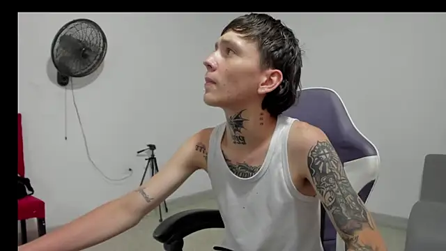 StraightBoy Nick online show from May 16, 5:28 am