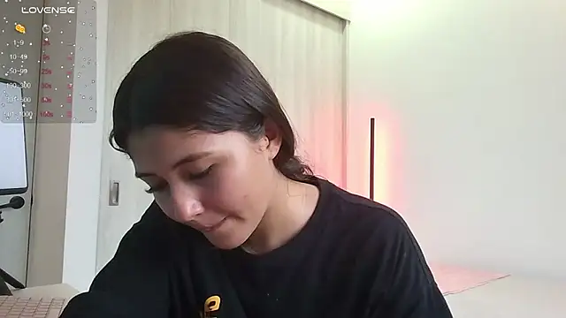 amy innocent 1 online show from June 14, 10:33 pm