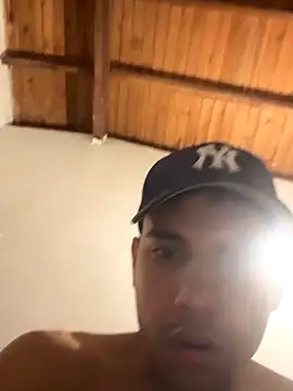 Snapshot of evan_lux chatting on October 28, 12:22 am evan lux online show from October 28, 12:22 am