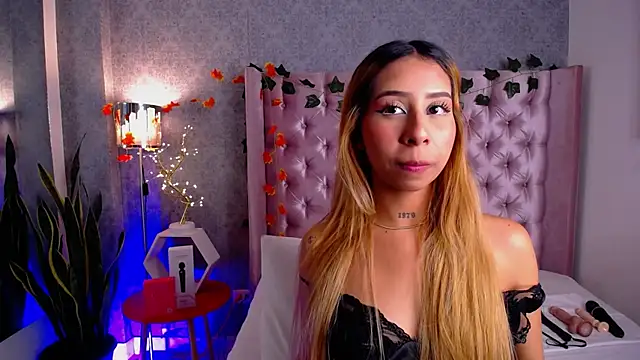 Snapshot of laila_stilwiills chatting on December 4, 5:45 pm laila stilwiills online show from December 4, 5:45 pm