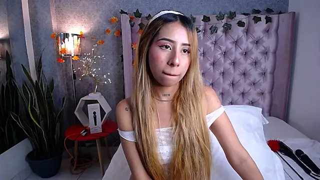 Snapshot of laila_stilwiills chatting on December 3, 4:13 am laila stilwiills online show from December 3, 4:13 am