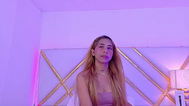 laila stilwiills online show from October 7, 4:52 pm