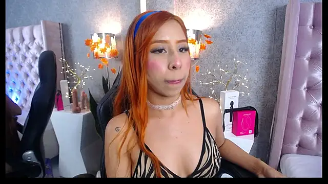 Snapshot of laila_stilwiills chatting on February 12, 5:29 am laila stilwiills online show from February 12, 5:29 am