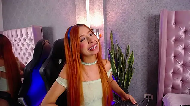 laila stilwiills online show from March 22, 6:04 am