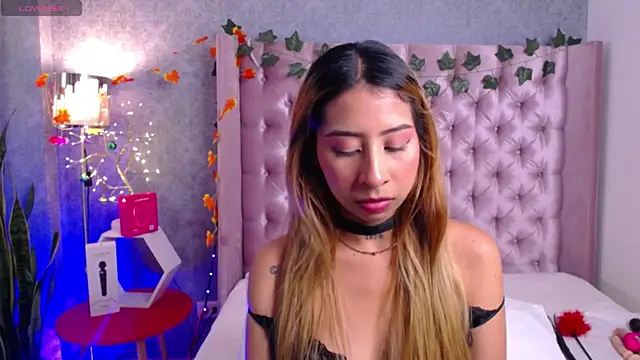 Snapshot of laila_stilwiills chatting on December 14, 1:12 am laila stilwiills online show from December 14, 1:12 am