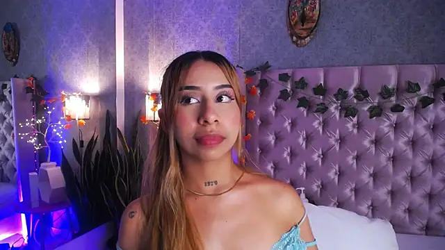 Snapshot of laila_stilwiills chatting on November 11, 12:38 am laila stilwiills online show from November 11, 12:38 am