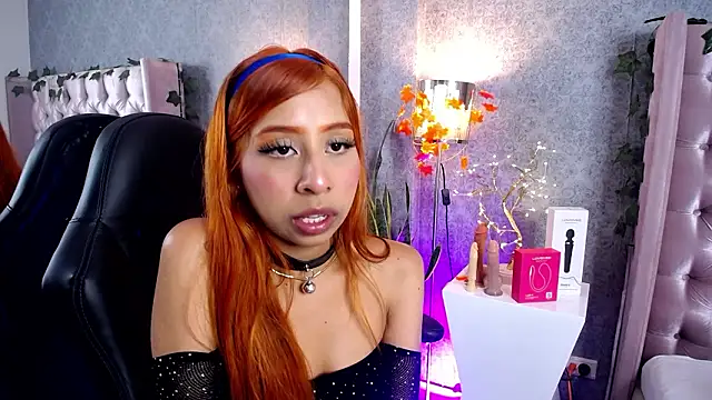 Snapshot of laila_stilwiills chatting on February 3, 6:40 am laila stilwiills online show from February 3, 6:40 am