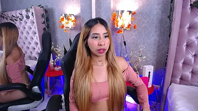 Snapshot of laila_stilwiills chatting on January 9, 4:52 am laila stilwiills online show from January 9, 4:52 am