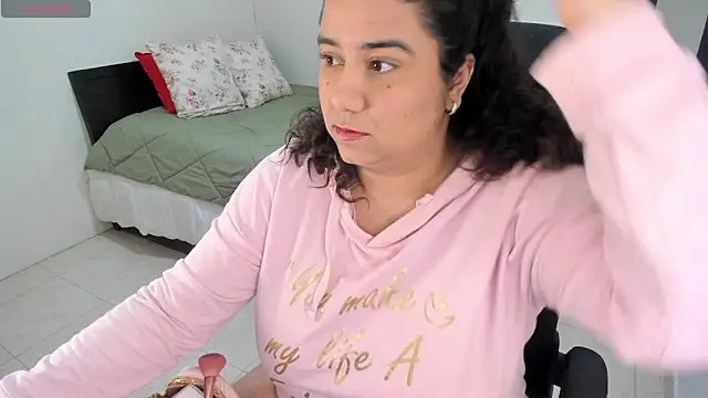 MariamCastiblanco online show from April 22, 8:26 pm