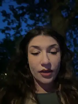 ScarletBloom  online show from April 19, 5:36 pm