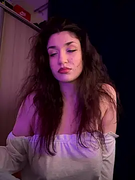 ScarletBloom  online show from January 11, 5:20 pm