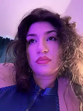 ScarletBloom  online show from April 3, 4:35 pm