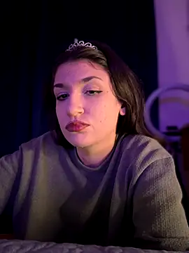 ScarletBloom  online show from December 3, 6:51 pm