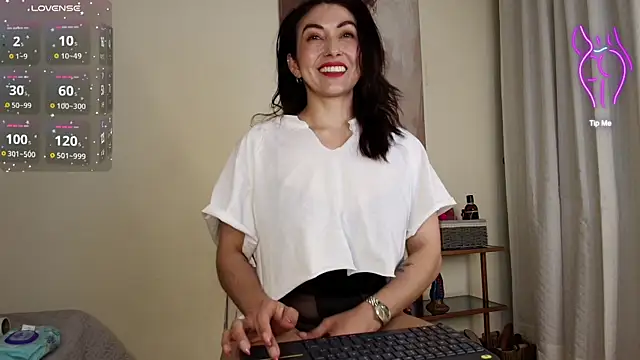 siren indira  online show from November 7, 10:57 pm