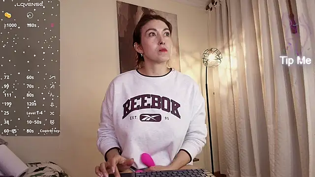 siren indira  online show from April 10, 5:42 pm