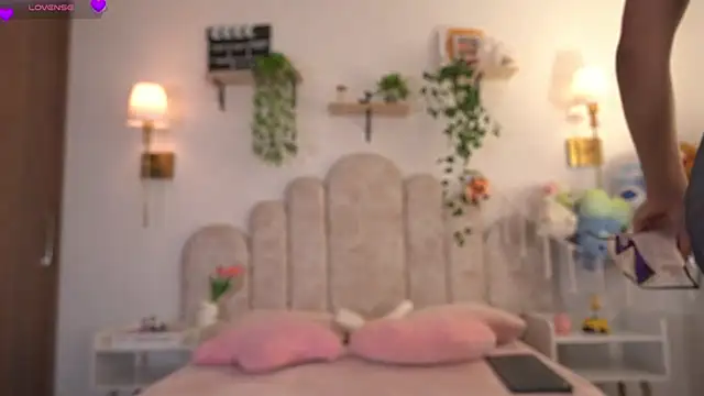 violeth     online show from March 30, 1:12 pm