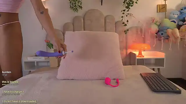 violeth     online show from April 14, 2:11 pm