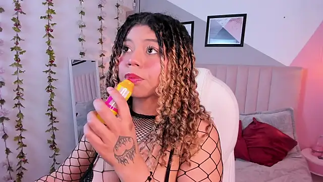 Baby  kitty  online show from November 10, 7:52 pm