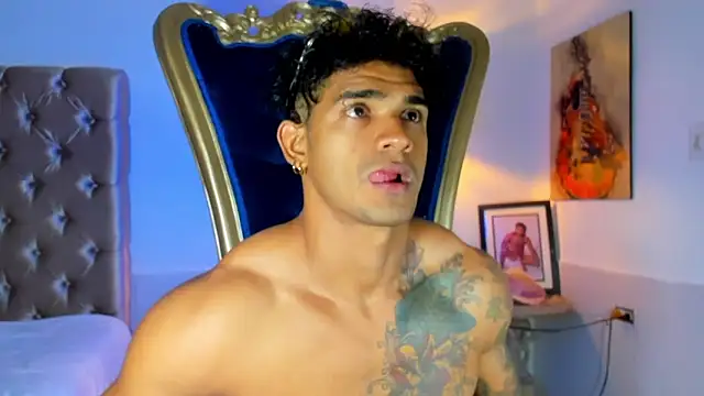 antonio  444 online show from May 6, 1:42 am