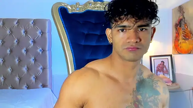 Snapshot of antonio__444 chatting on June 19, 1:00 am antonio 444 online show from June 19, 1:00 am
