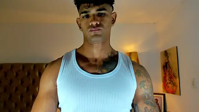Snapshot of antonio__444 chatting on July 14, 12:32 am antonio 444 online show from July 14, 12:32 am