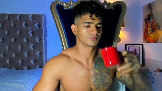 antonio  444 online show from May 25, 7:45 pm