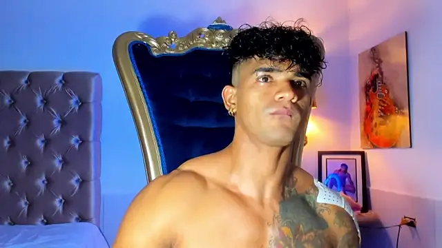 Snapshot of antonio__444 chatting on June 5, 10:37 pm antonio 444 online show from June 5, 10:37 pm
