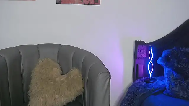 CoralieBronson online show from February 14, 3:40 am