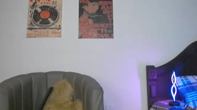 CoralieBronson online show from February 26, 1:27 am