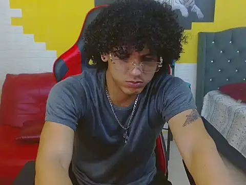 Xfire boy69 online show from October 16, 4:37 pm