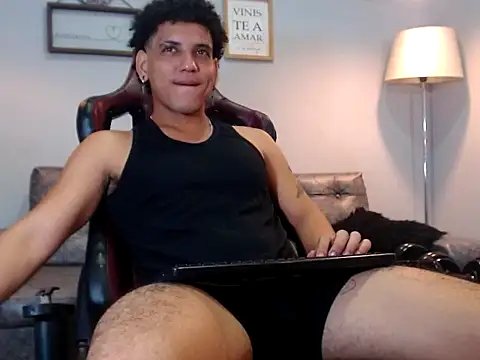 Xfire boy69 online show from November 23, 1:32 pm