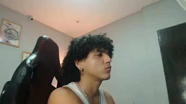 Xfire boy69 online show from October 27, 4:19 pm