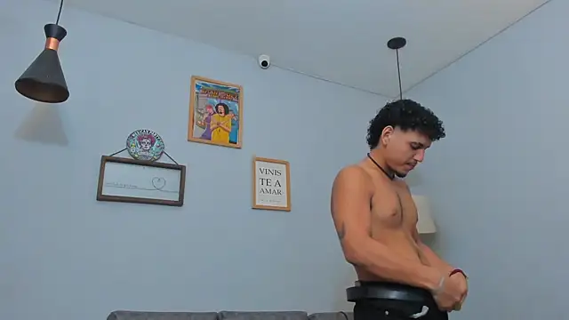 Xfire boy69 online show from January 10, 8:59 pm