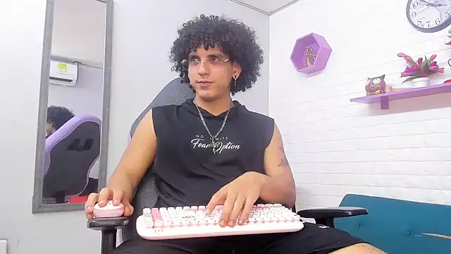 Xfire boy69 online show from October 9, 4:18 pm