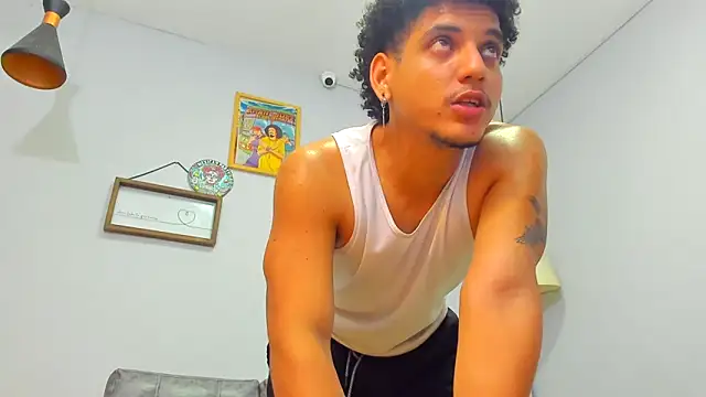 Xfire boy69 online show from December 19, 1:46 pm