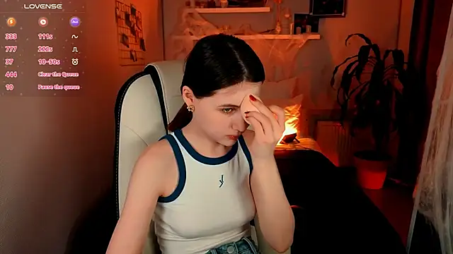 Snapshot of Kimmie_shine chatting on November 1, 8:52 am Kimmie shine online show from November 1, 8:52 am