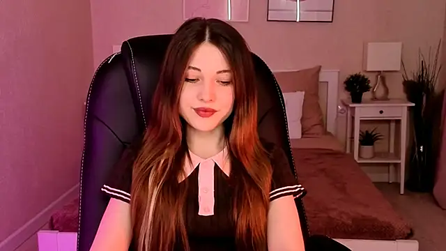 Snapshot of Kimmie_shine chatting on May 6, 5:39 pm Kimmie shine online show from May 6, 5:39 pm