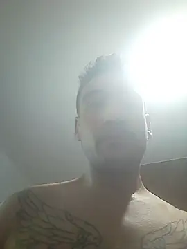 bigandstrong2217 online show from April 19, 1:39 am