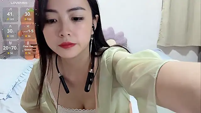 Snapshot of Yingbao-Baby chatting on October 18, 8:16 am Yingbao-Baby online show from October 18, 8:16 am