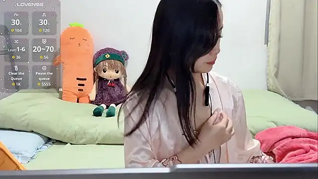 Snapshot of Yingbao-Baby chatting on November 23, 1:10 pm Yingbao-Baby online show from November 23, 1:10 pm