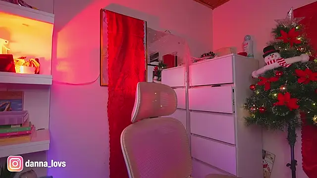 Dannaa Lovs online show from November 24, 5:46 pm