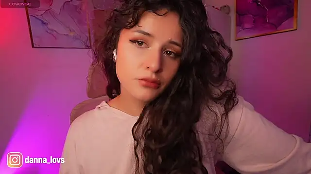 Dannaa Lovs online show from May 21, 2:03 pm