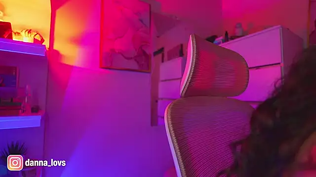 Dannaa Lovs online show from November 7, 6:34 pm