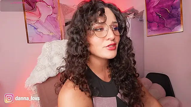 Dannaa Lovs online show from April 13, 8:02 pm