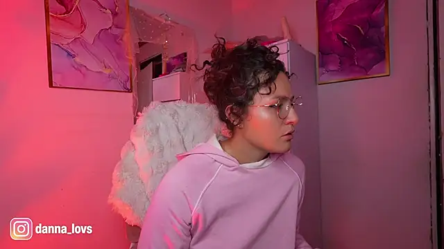 Dannaa Lovs online show from May 15, 10:35 am